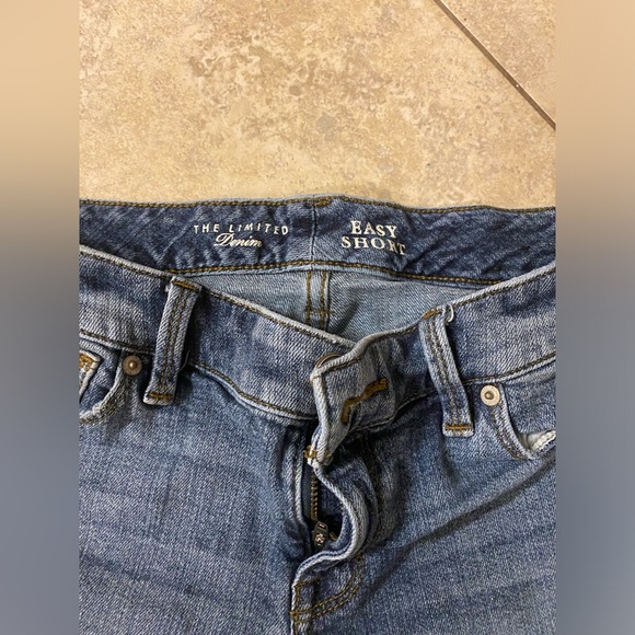 The limited. Easy short - Picture 4 of 5